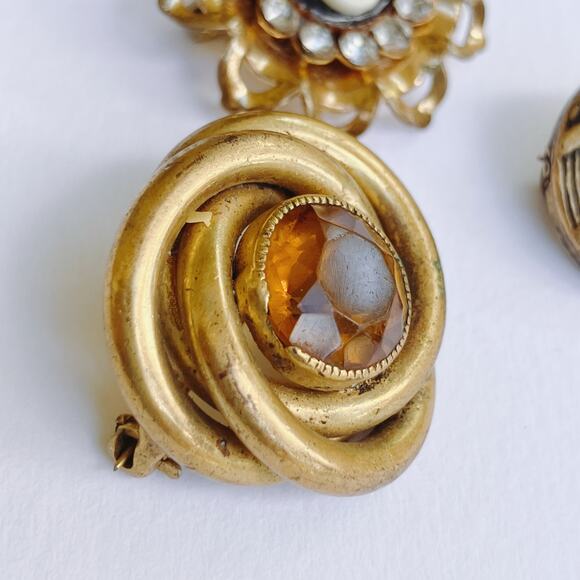 Vintage Brooch Lot of 3, Cameo Amber Glass Celtic Knot Mid Century - Early 1900s - Picture 8 of 10